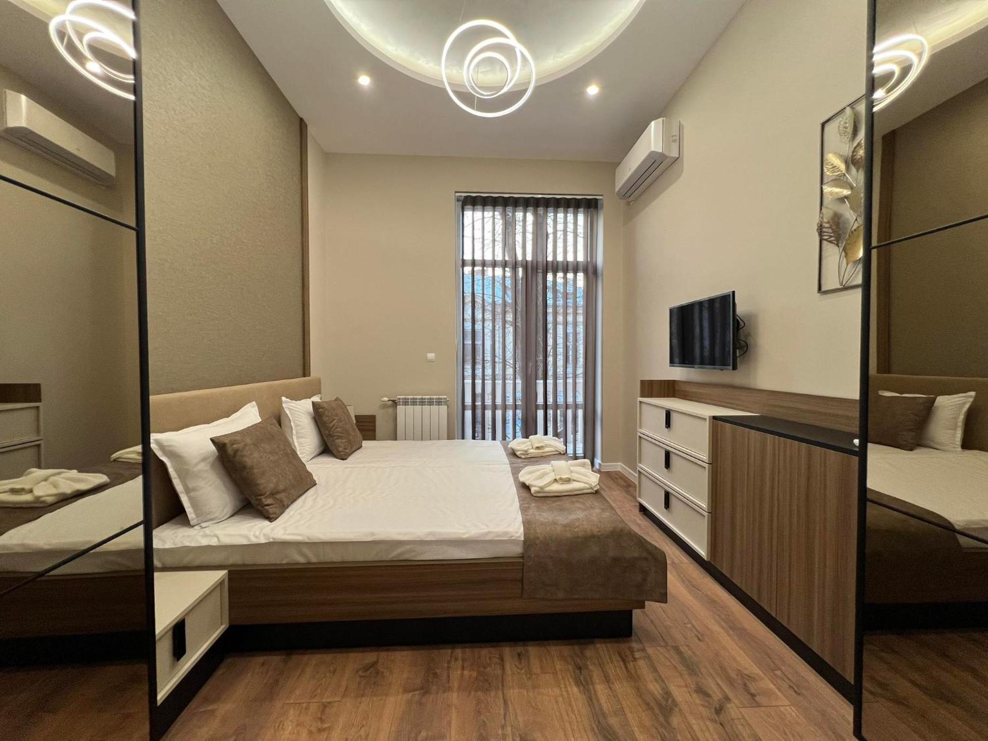 Хотел Vip Apart House Pleven Exteriör bild