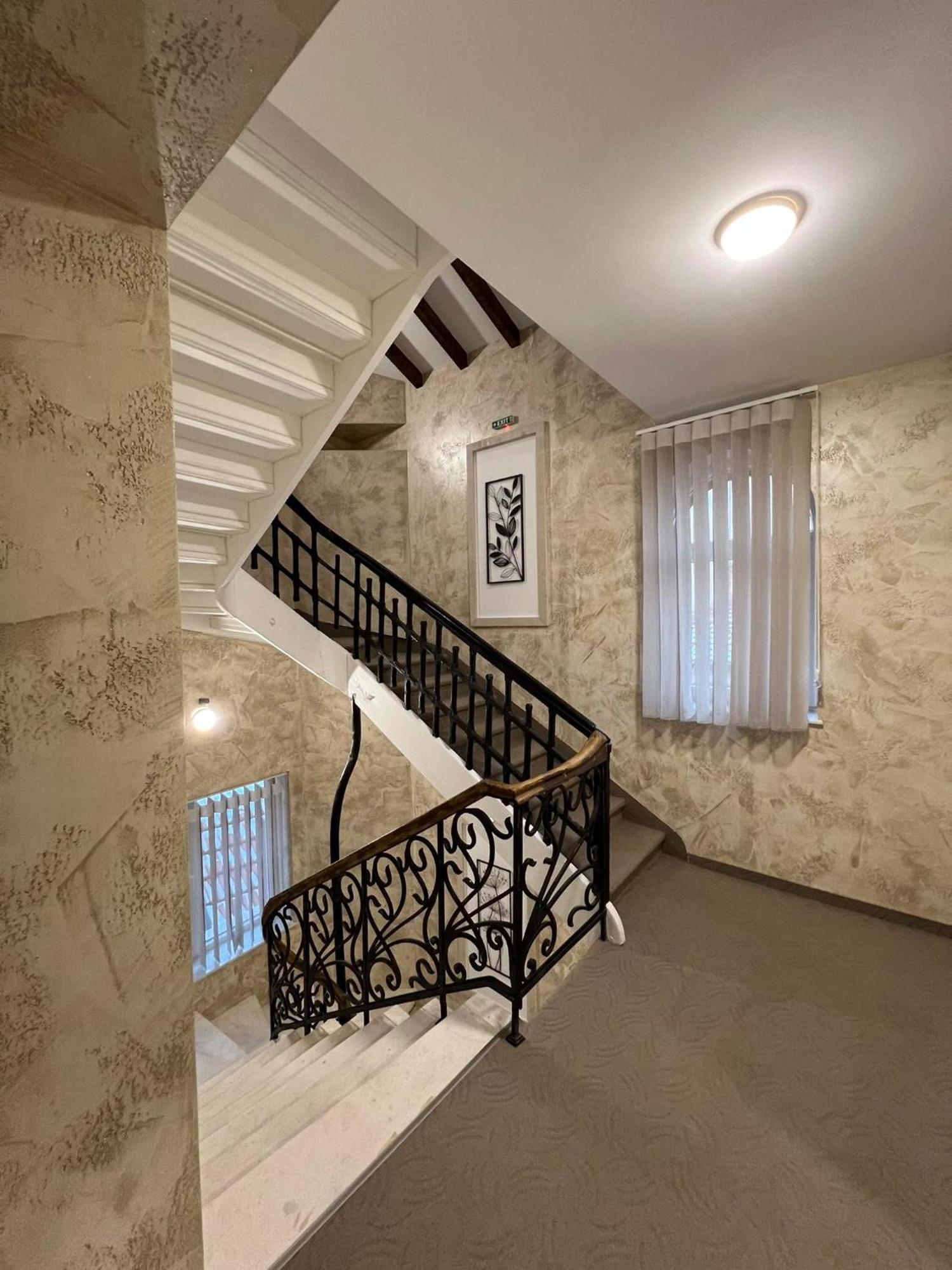 Хотел Vip Apart House Pleven Exteriör bild