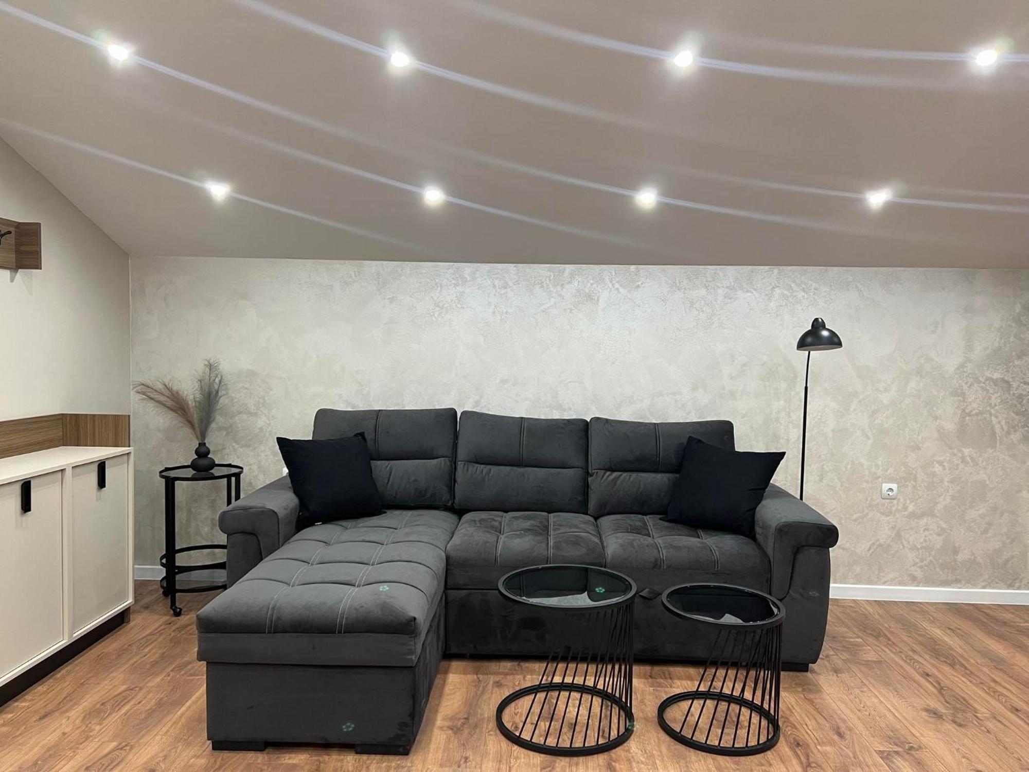 Хотел Vip Apart House Pleven Exteriör bild