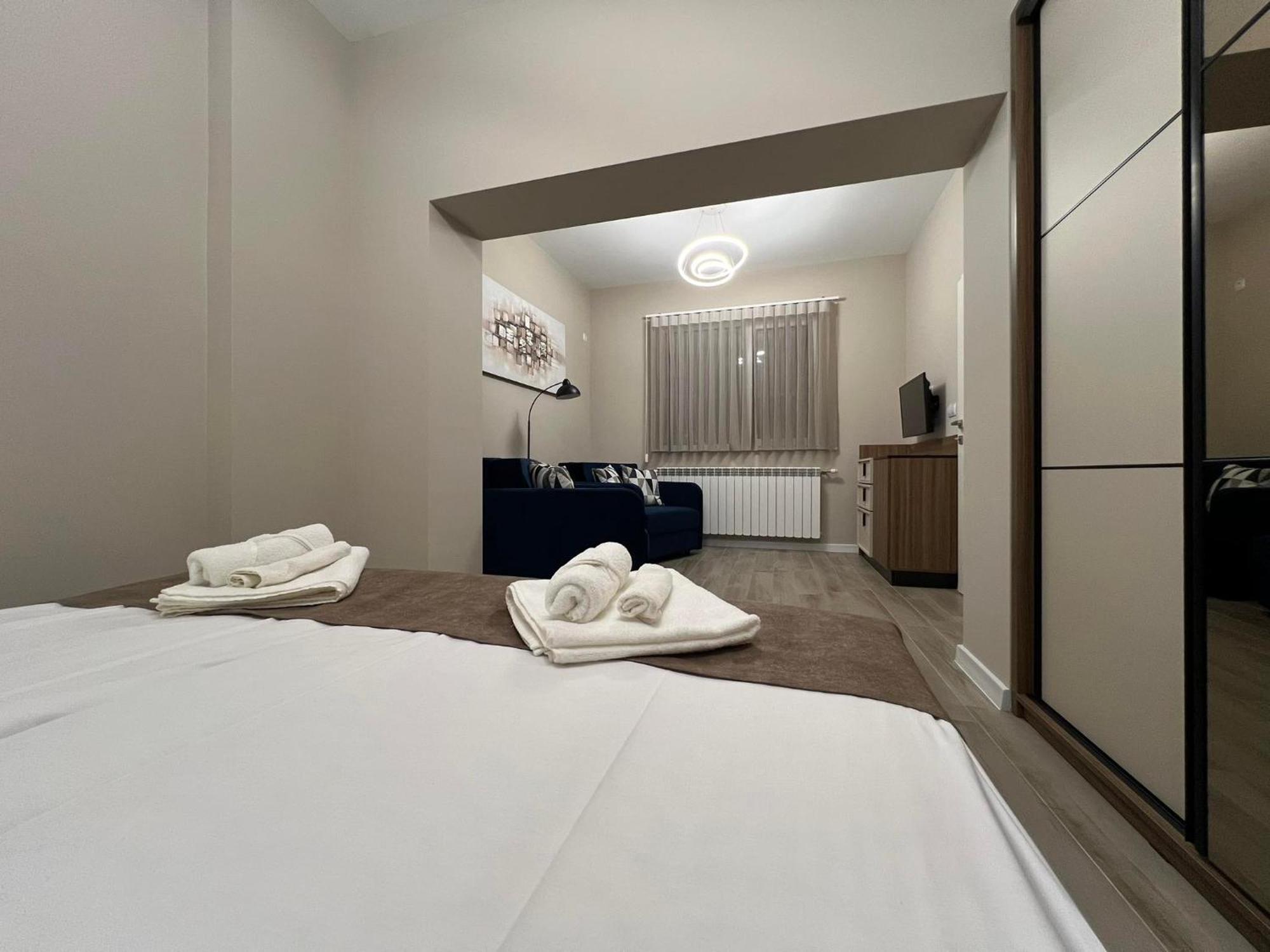 Хотел Vip Apart House Pleven Exteriör bild