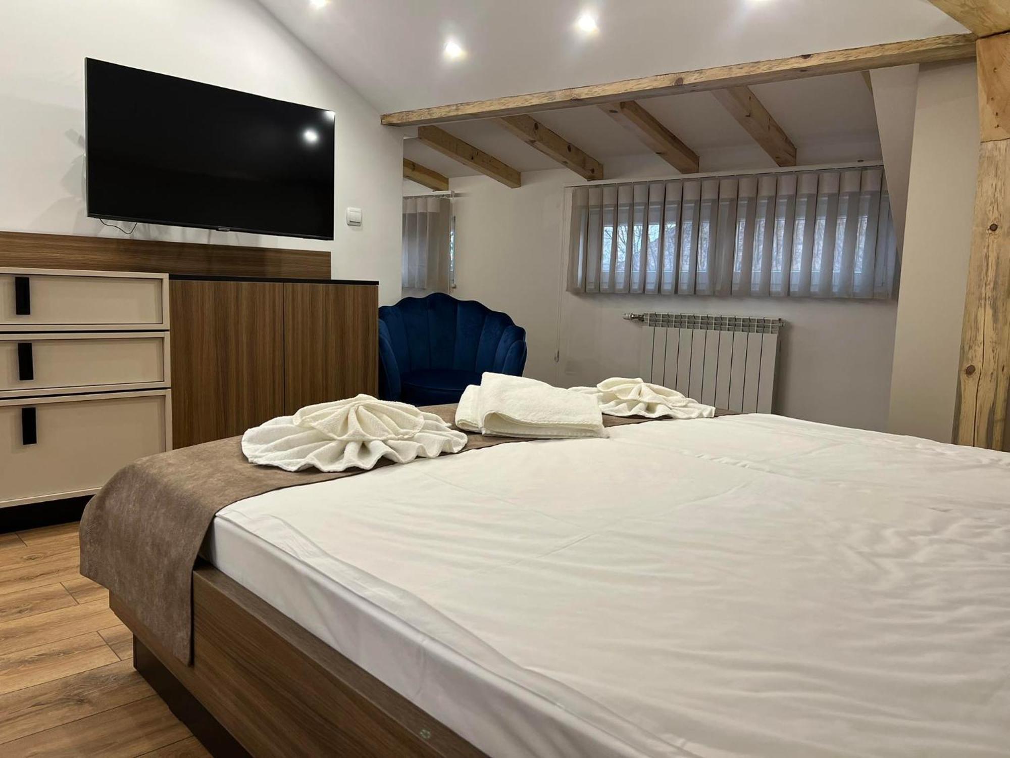 Хотел Vip Apart House Pleven Exteriör bild