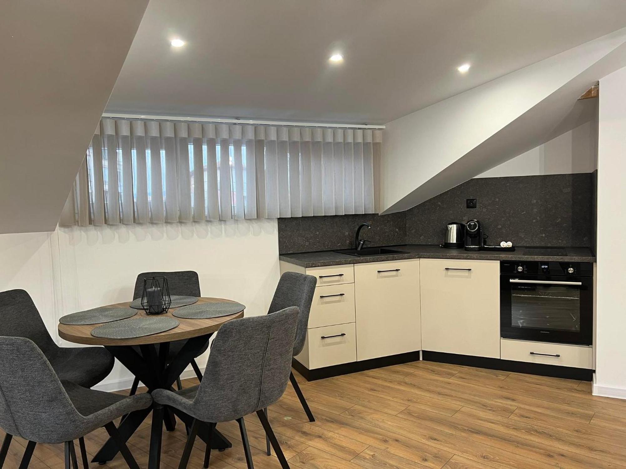 Хотел Vip Apart House Pleven Exteriör bild