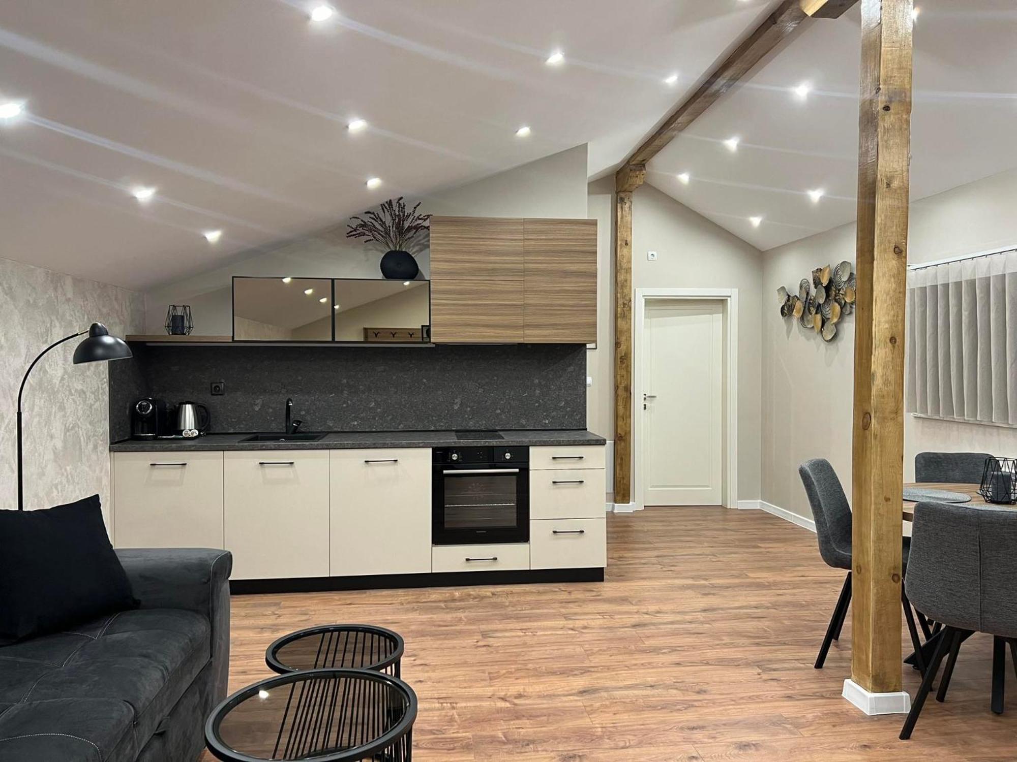 Хотел Vip Apart House Pleven Exteriör bild