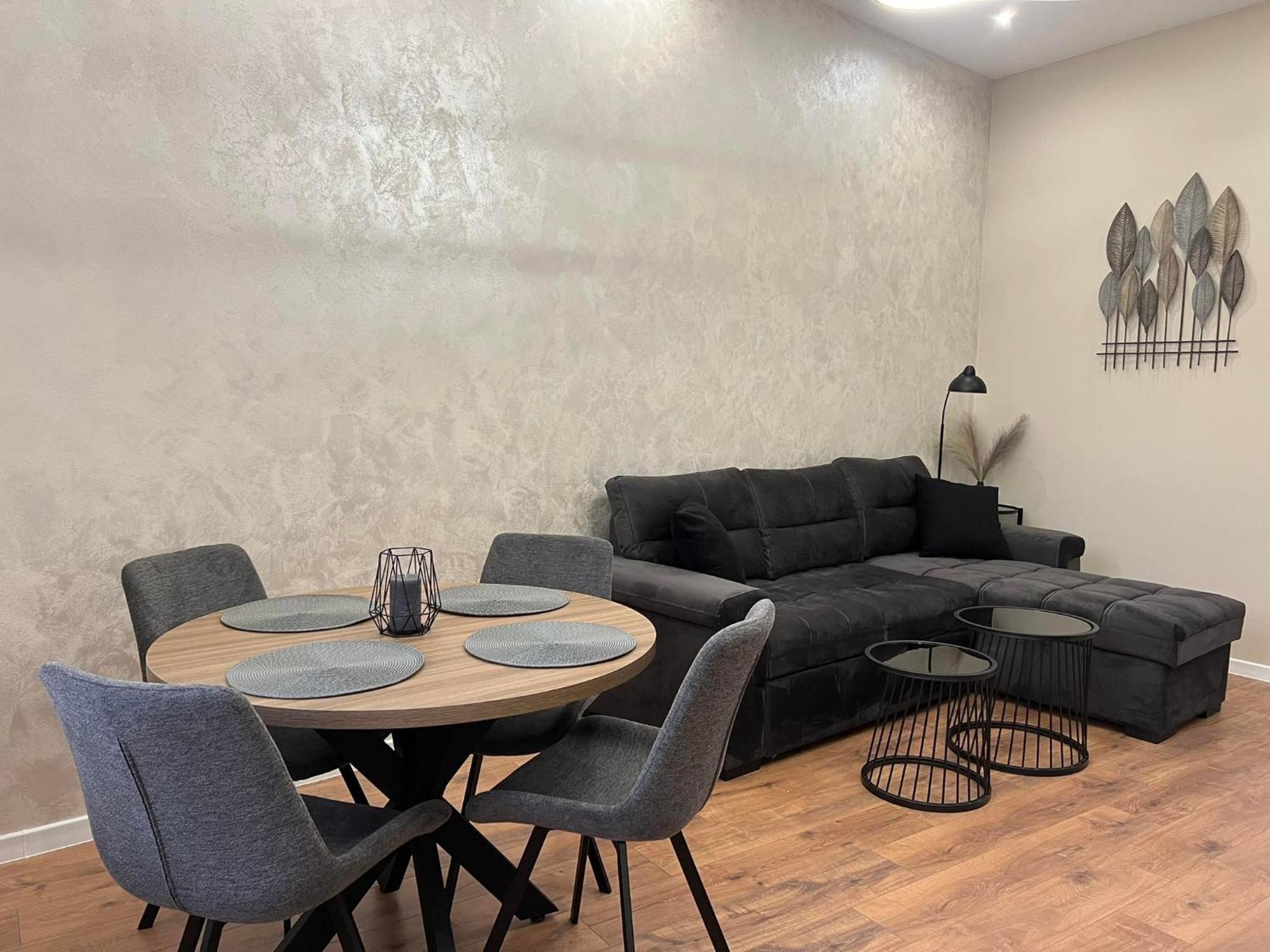 Хотел Vip Apart House Pleven Exteriör bild
