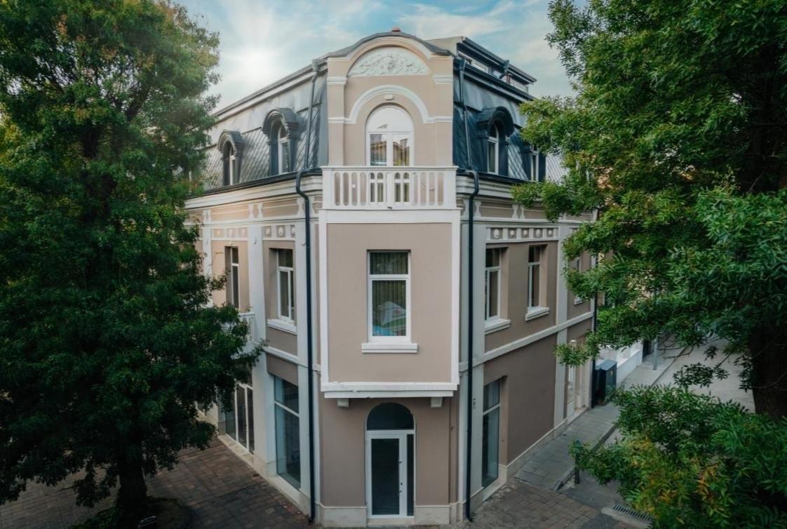 Хотел Vip Apart House Pleven Exteriör bild